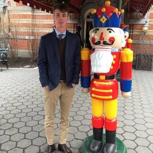 Meet your Posher, Max